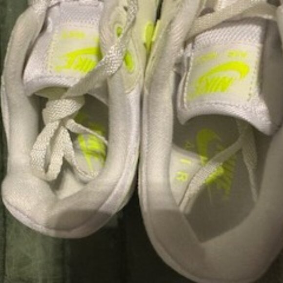 Nike Air Max 1 87 Volt Suede Women Size 7 - Picture 5 of 7